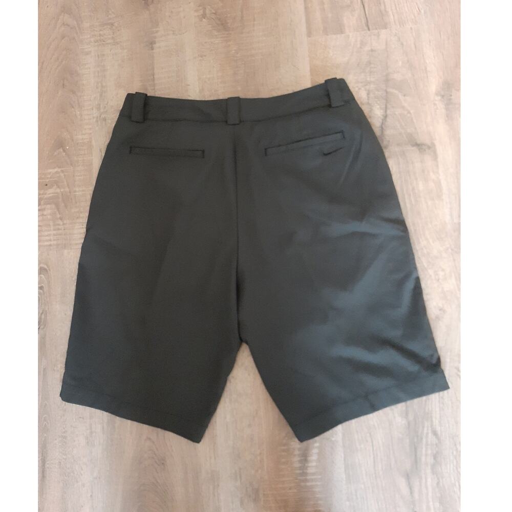 NIKE Golf Ladies Lot of 2 Bermuda Performance Golf Shorts size 8 GUC - Picture 7 of 7